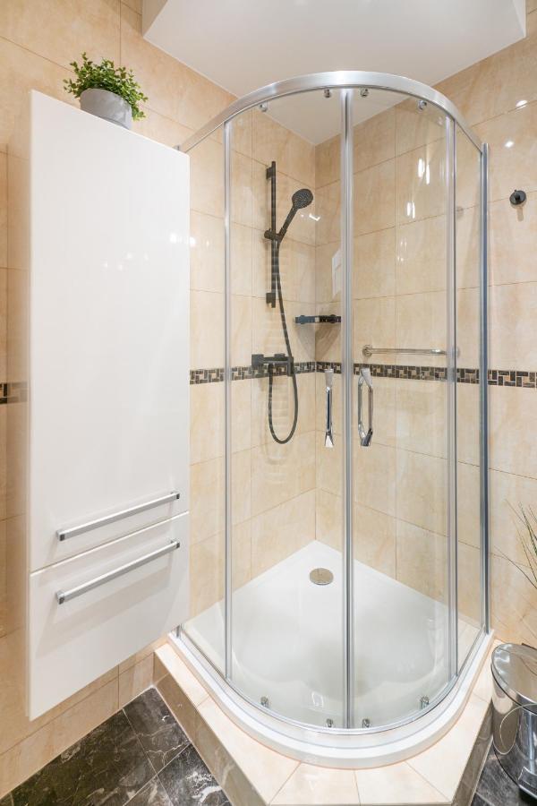 Apartament 55M2 - Darmowy Garaz - Klimatyzacja - Centrum - 24Na7 Вроцлав Екстериор снимка